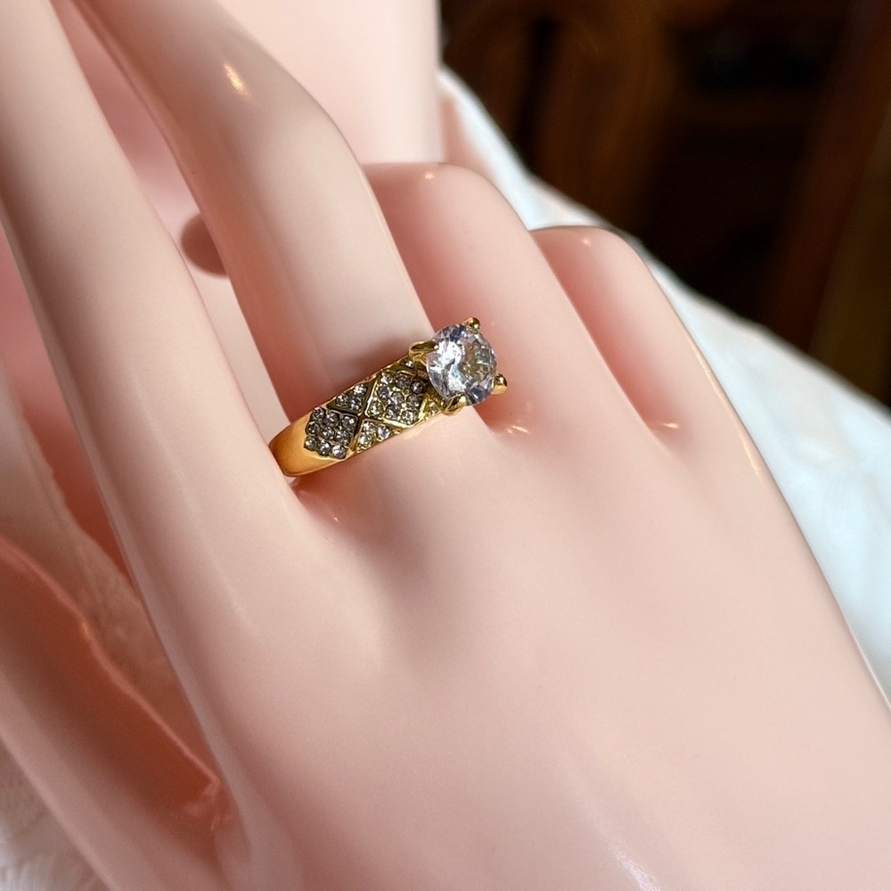 NEW | 14K Gold Plated Ring with Zirconia 💎